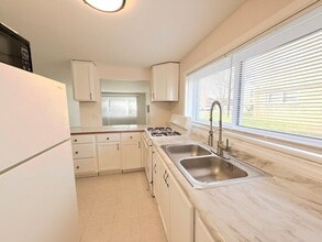 8549 Niles Center Rd in Skokie, IL - Foto de edificio - Building Photo