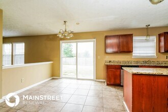 2146 Rosswood Blvd in Indianapolis, IN - Foto de edificio - Building Photo