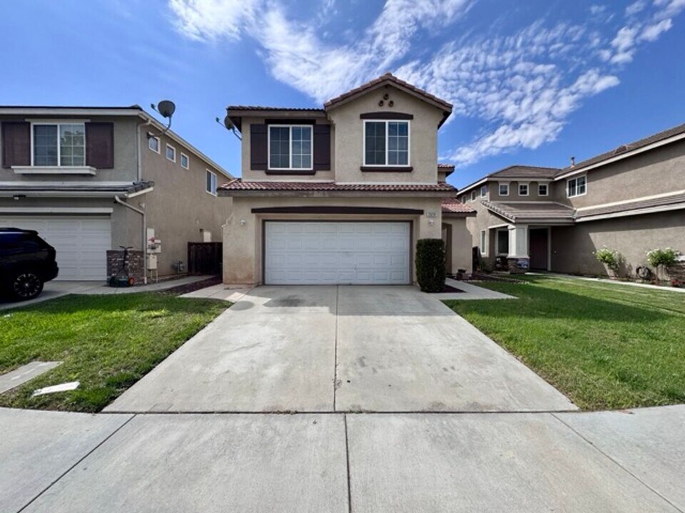 29291 Grande Vista Ave in Menifee, CA - Building Photo