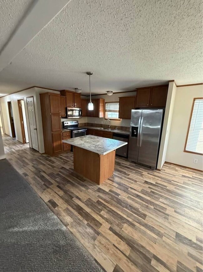 property at 1322 Cambridge Ln