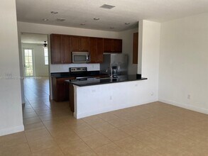 948 SW 147th Ave in Pembroke Pines, FL - Building Photo - Building Photo