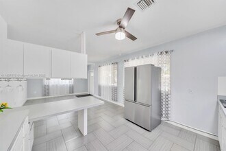 1610 SW 30th Pl in Fort Lauderdale, FL - Building Photo - Building Photo