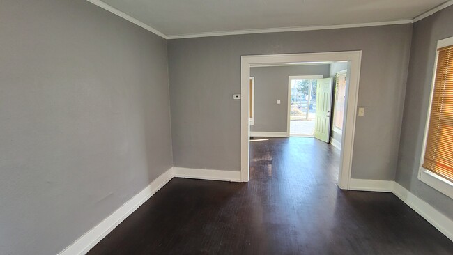 320 W Elm St, Unit 320 W Elm St