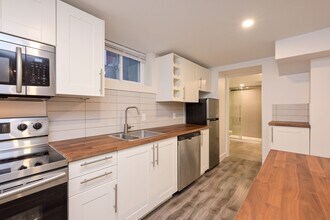 40 Woodland Av in Kitchener, ON - Building Photo - Building Photo