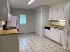 120 Plum Orchard Rd in Covington, GA - Building Photo - Building Photo