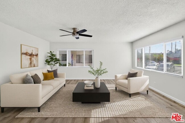 425 W Regent St in Inglewood, CA - Building Photo - Building Photo