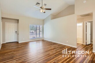 673 E Estrella Dr in Chandler, AZ - Building Photo - Building Photo