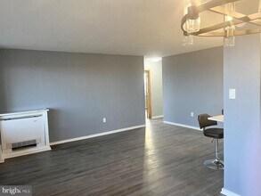 1407 Barclay Towers in Cherry Hill Township, NJ - Building Photo - Building Photo