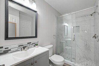 2930 Grants Lake Blvd, Unit 304 in Sugar Land, TX - Building Photo - Building Photo