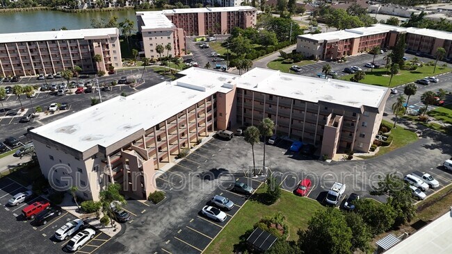 4149 Heron Way in Bradenton, FL - Building Photo - Building Photo