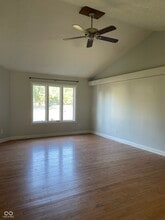 975 Maple Grove Dr in Greenwood, IN - Building Photo - Building Photo