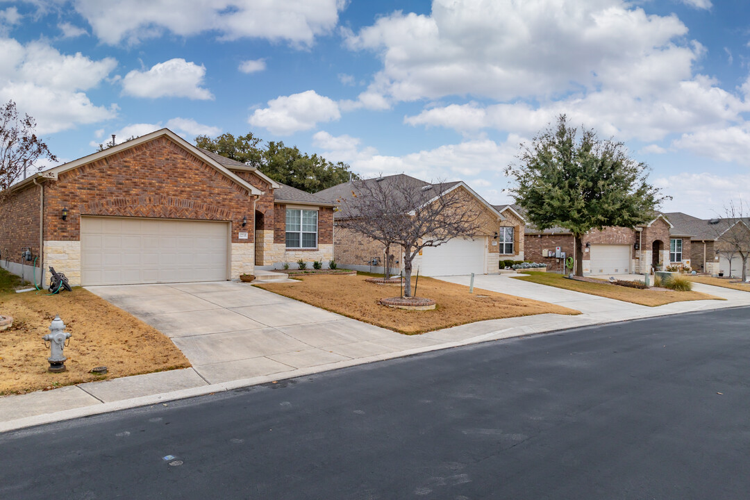 Afton Oaks in San Antonio, TX - Building Photo