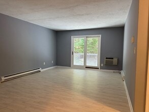 302 Boston Post Rd E in Marlborough, MA - Building Photo - Building Photo