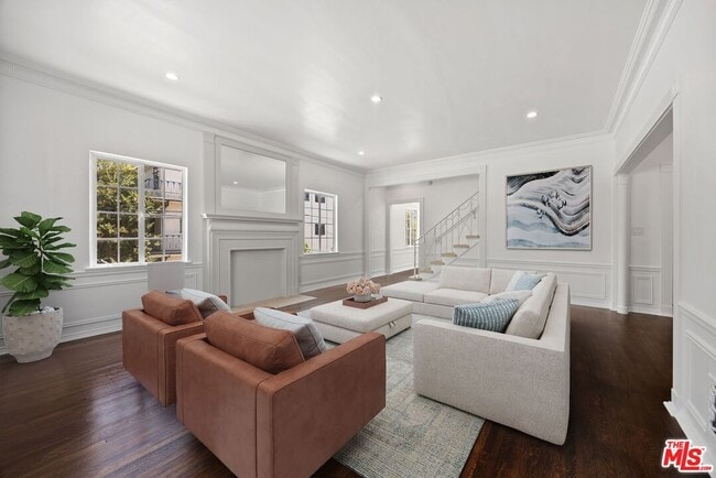 property at 148 S Camden Dr