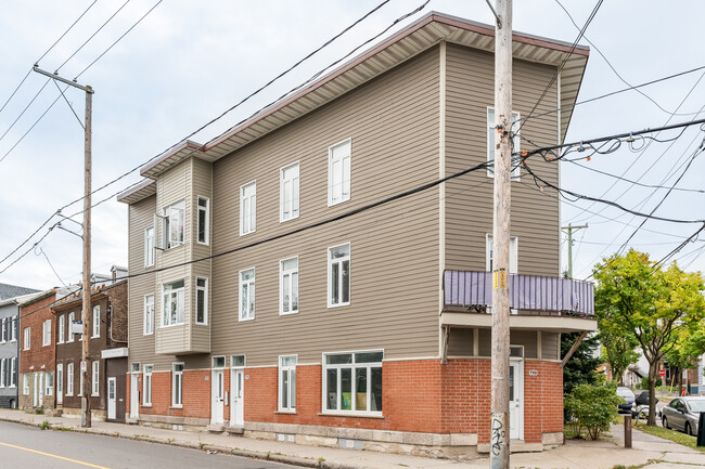 789B Saint-Vallier Rue O in Québec, QC - Building Photo - Building Photo