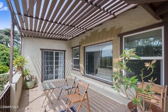 3509 Marguerite St, Unit Private Bedroom in Los Angeles, CA - Building Photo - Building Photo