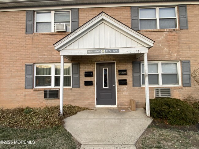 400 Matawan Ave in Cliffwood, NJ - Foto de edificio - Building Photo