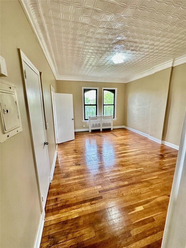property at 16 W 1st St