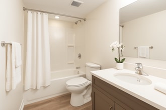 Quail Ridge in Winnipeg, MB - Building Photo - Building Photo