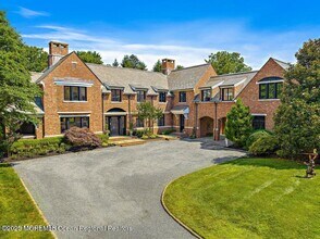 18 Sheraton Ln in Rumson, NJ - Building Photo - Building Photo
