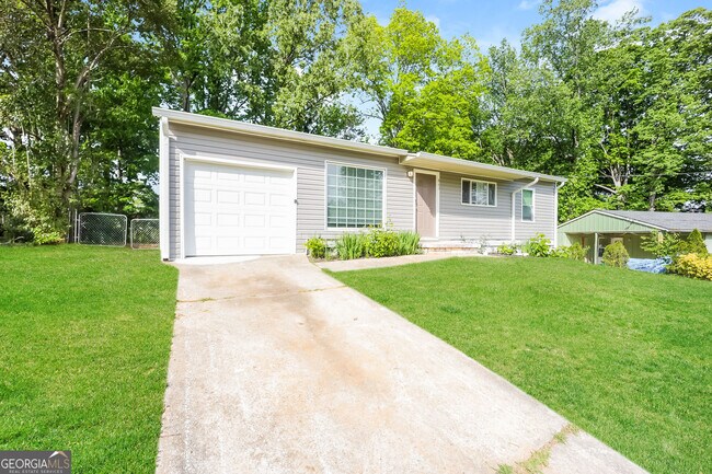 862 Kennesaw Dr in Forest Park, GA - Building Photo - Building Photo