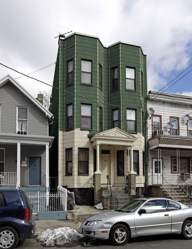 148 Hutton St in Jersey City, NJ - Building Photo - Building Photo