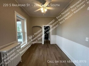 220 S Railroad St in Myerstown, PA - Building Photo - Building Photo