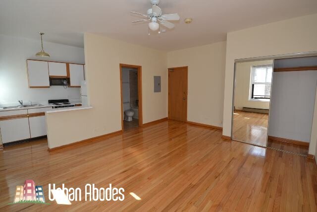 634 W Barry Ave, Unit A06C in Chicago, IL - Building Photo - Building Photo