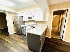 909 E 13th St in Edmond, OK - Building Photo - Building Photo