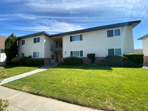 1220 Brookfield St in Sunnyvale, CA - Building Photo - Building Photo