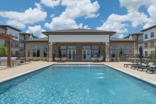 Marlowe Wellington in Fort Worth, TX - Building Photo