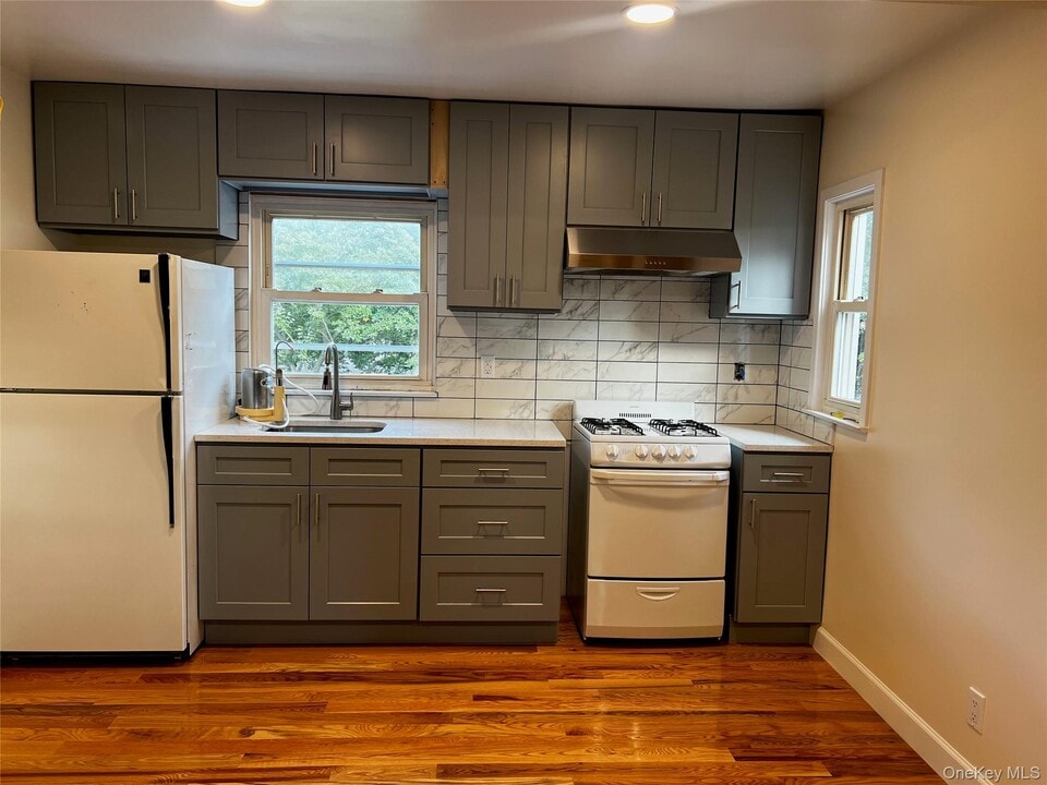 307 Emerson Pl in Valley Stream, NY - Foto de edificio