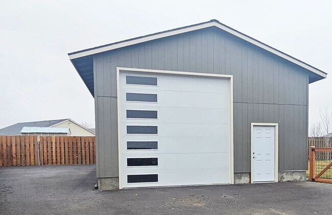 389 Timothy Dr in Culver, OR - Building Photo - Building Photo