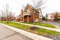 28273 Carlton Way Dr in Novi, MI - Foto de edificio - Building Photo