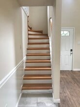 10 Candlewood Ln in Mt Pocono, PA - Foto de edificio - Building Photo