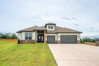11440 Blue Heron Creek in Guthrie, OK - Building Photo - Building Photo