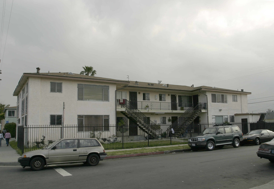 605 E 109th Pl in Los Angeles, CA - Building Photo