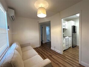 407 NW 11th Ave in Boynton Beach, FL - Building Photo - Building Photo