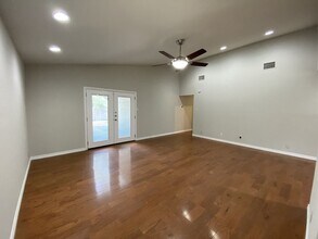 2523 Old Trail St in San Antonio, TX - Building Photo - Building Photo