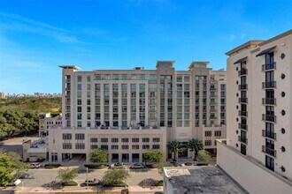 301 Altara Ave in Coral Gables, FL - Building Photo - Building Photo