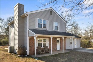 284 Oak Ridge in Auburn, GA - Building Photo