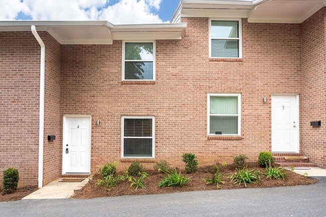 property at 413 E 7th Ave