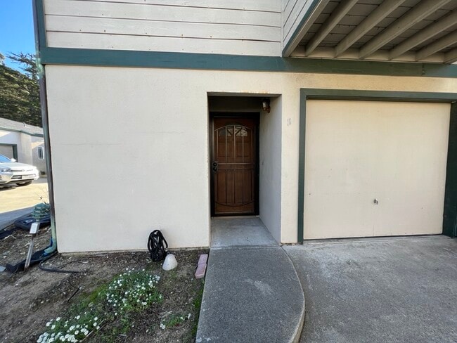 189 San Pablo Ct in Marina, CA - Building Photo - Building Photo
