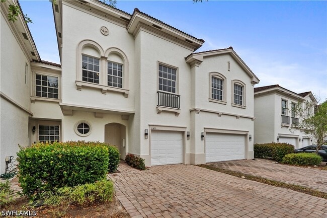 7009 Romana Way in Naples, FL - Building Photo - Building Photo