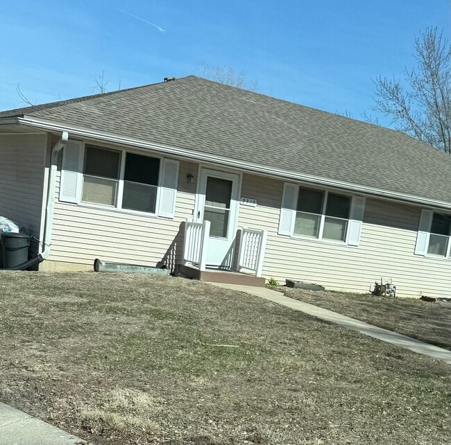2313 Roma Ln