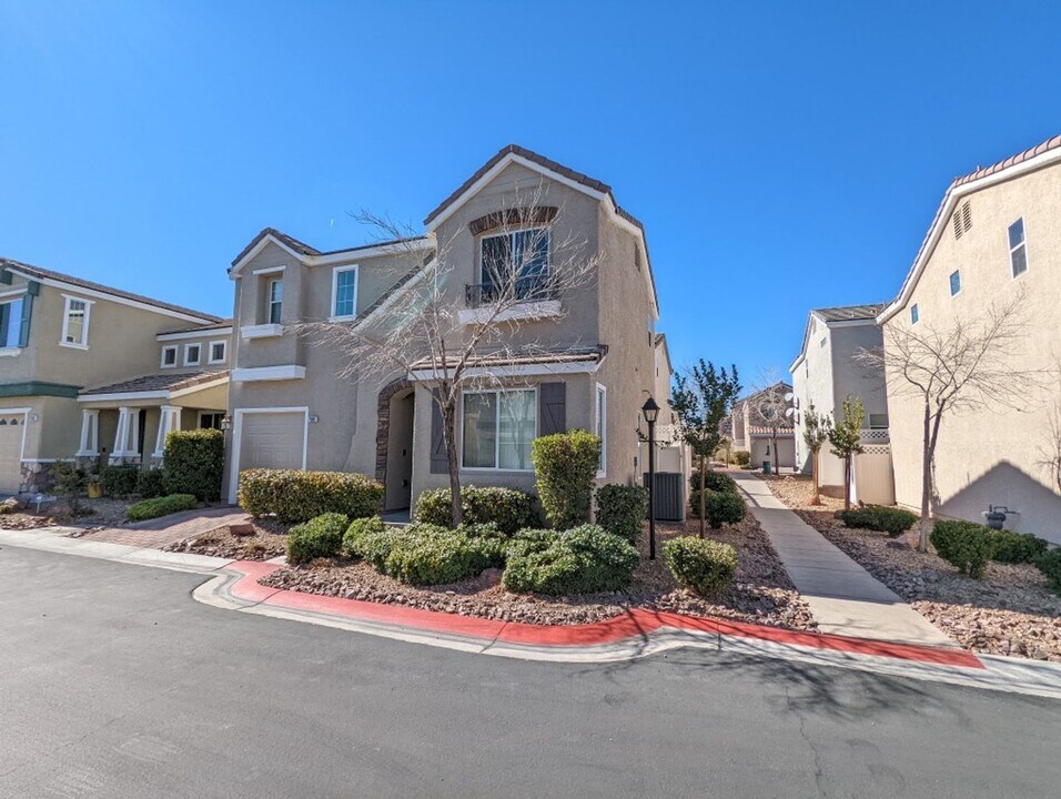 7585 Aspen Color St in Las Vegas, NV - Building Photo