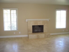 16180 Washington St in Riverside, CA - Foto de edificio - Building Photo