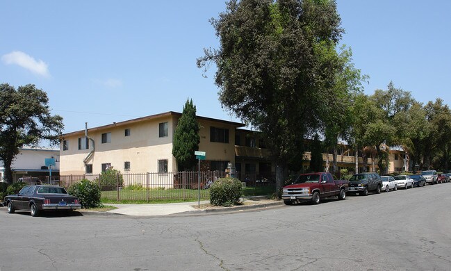 1140 S Poplar St in Santa Ana, CA - Building Photo - Building Photo