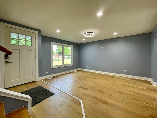 30W170 Cynthia Ct in Warrenville, IL - Building Photo - Building Photo