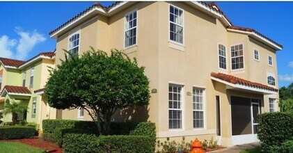 102 Monroe Cir in Davenport, FL - Building Photo - Building Photo